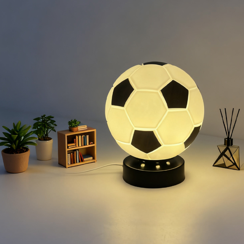 Lighting Decor - โคมไฟตั้งโต๊ะ LED รูปทรงฟุตบอล ดีไซน์สร้างสรรค์ ของขวัญสุดหรู สำหรับปีใหม่