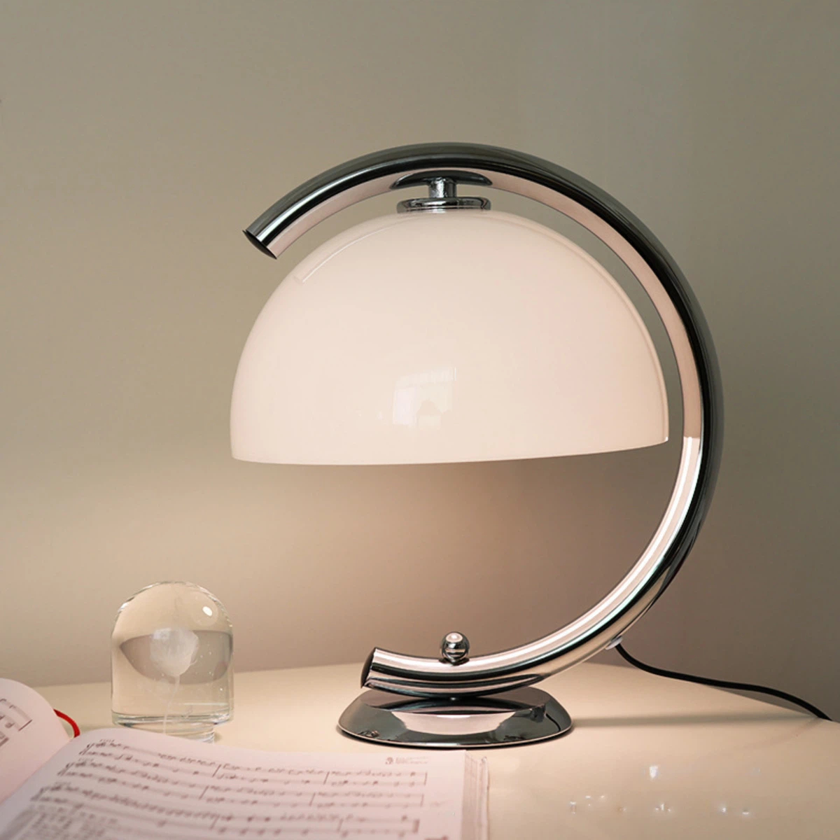 โคมไฟตั้งโต๊ะโลหะสไตล์บาวเฮาส์ - Decor Lighting Uk บทวิจารณ์และราคา